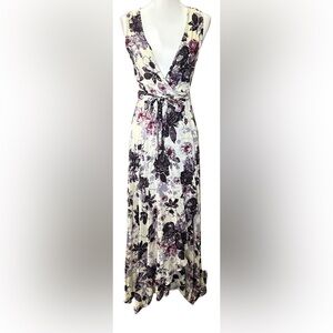 Chic Floral A-Line wrap dress in Black and Purple